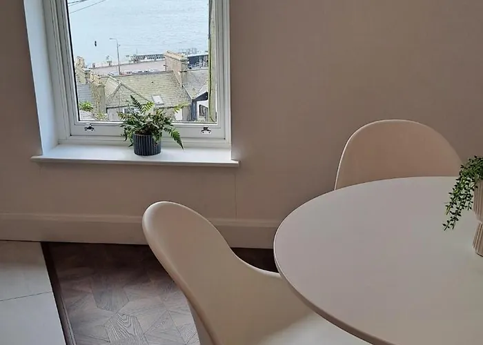 1a Cathedral Place - Cathedral *